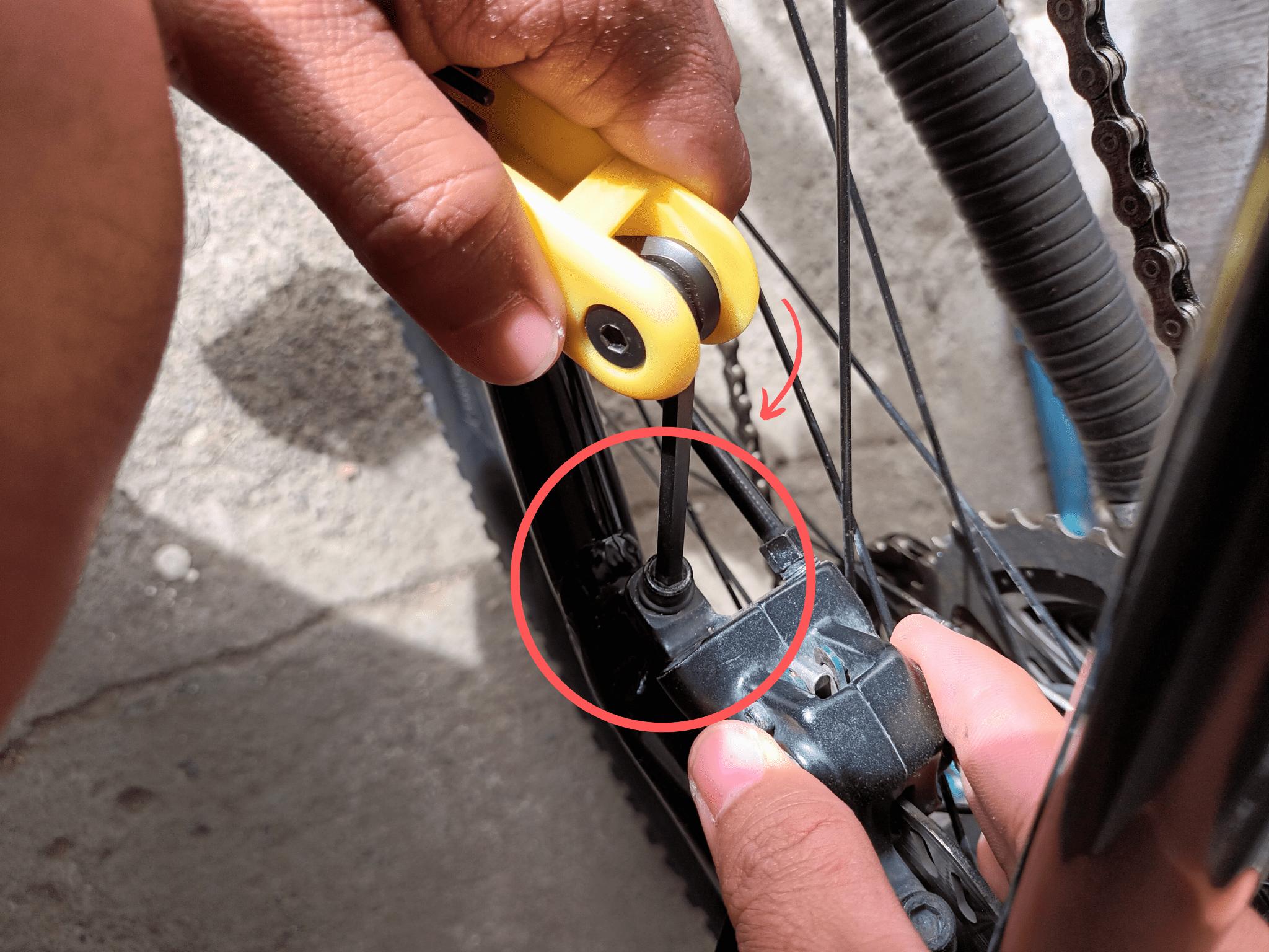 How to Tighten Brakes on a Mountain Bike - 3 2