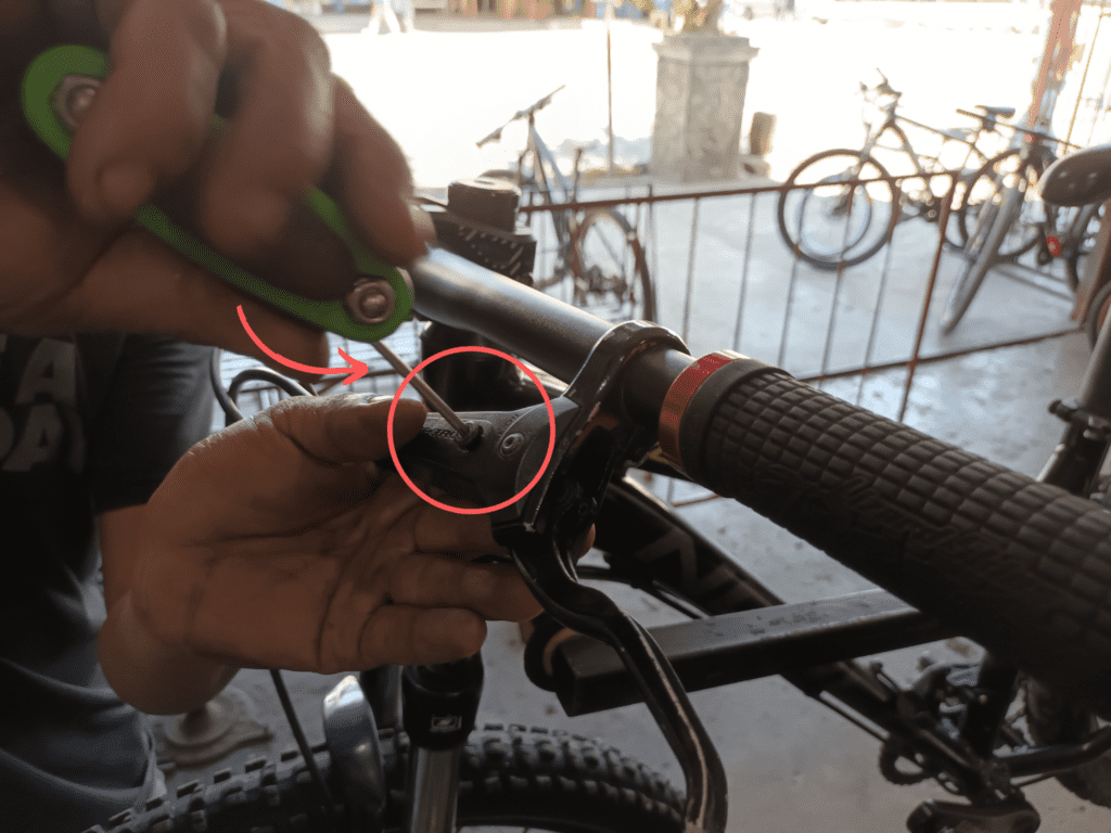 open the brake’s bleed valve as you push through the bleeding hose. Remove the dust cover from the bleed nipple found on its caliper.