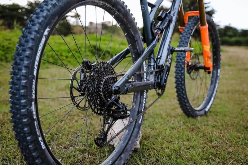 installing rear wheel on mountain bike