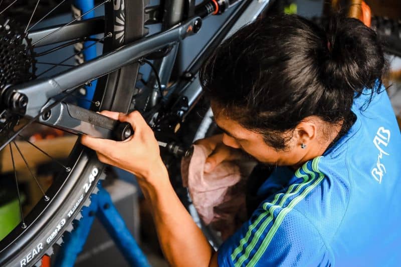 Step-by-step Guide on How to Build a Full Suspension Mountain Bike